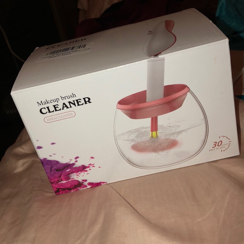 Make up brush cleaner